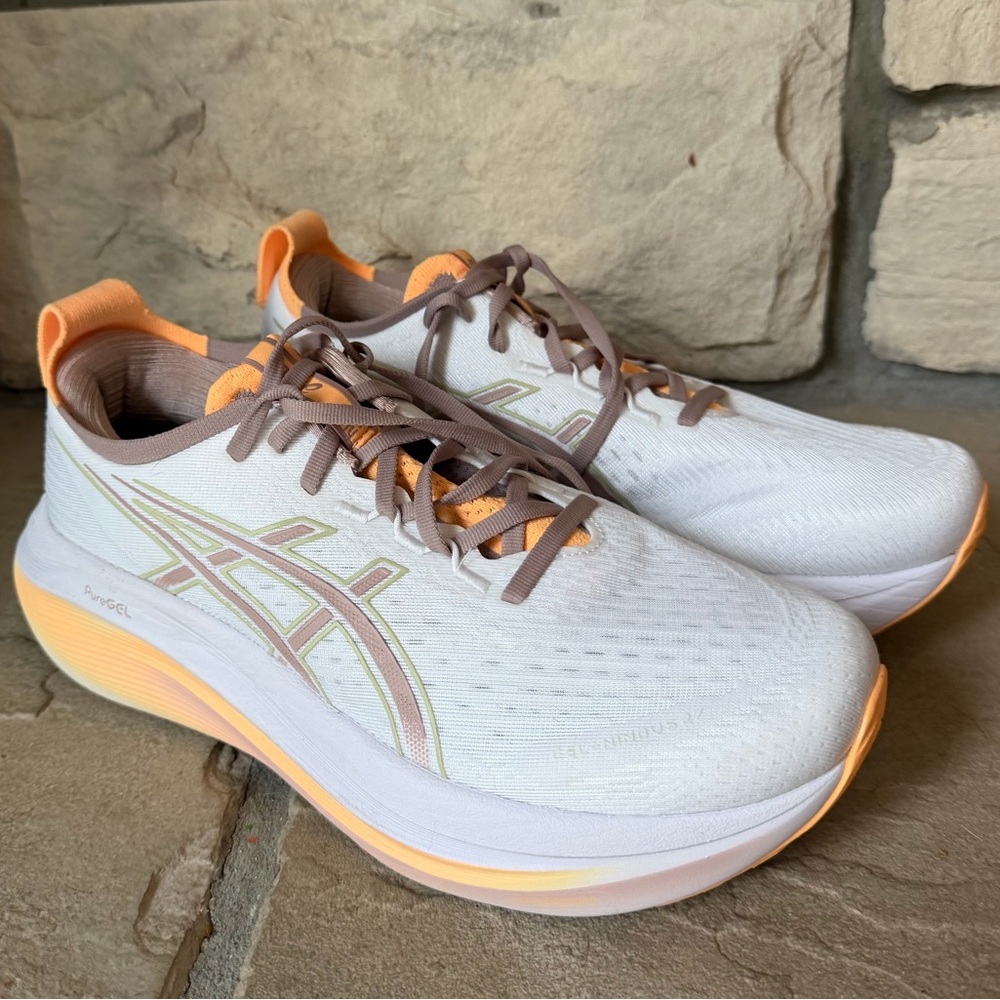 ASICS Women's Gel-Nimbus 27 White / Fawn, SZ 10